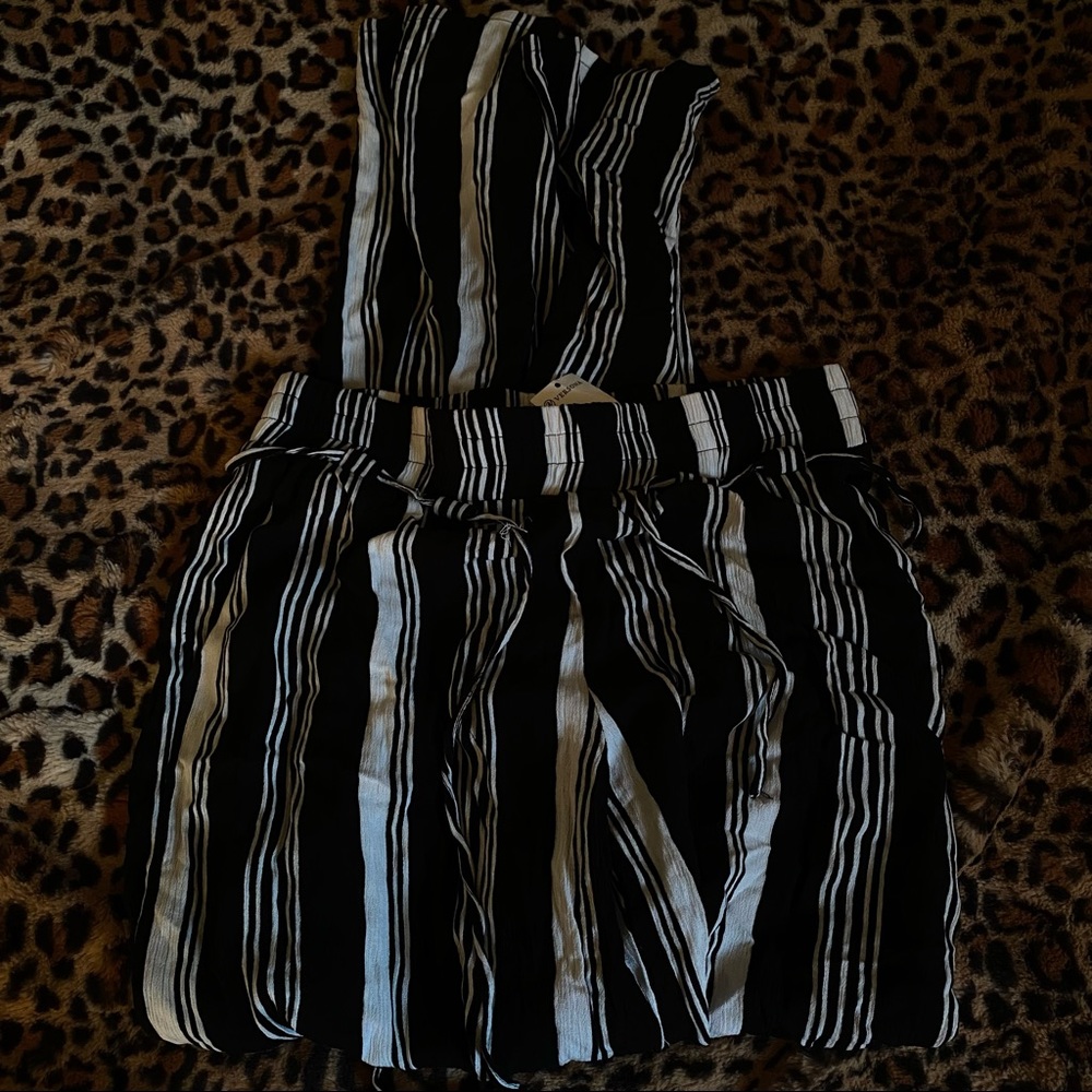 *NEW W Tags* Versona Boho Pants, Black and White stripes Size small